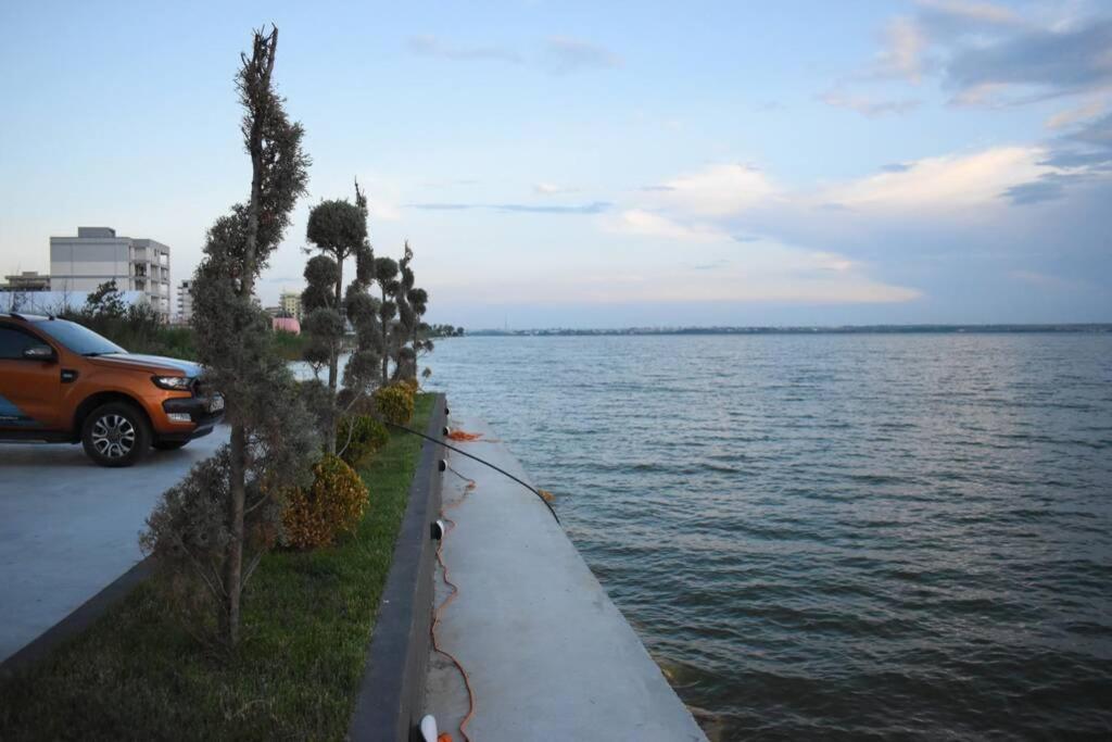 Apartment By The Lake With A View Mamaia Exterior photo